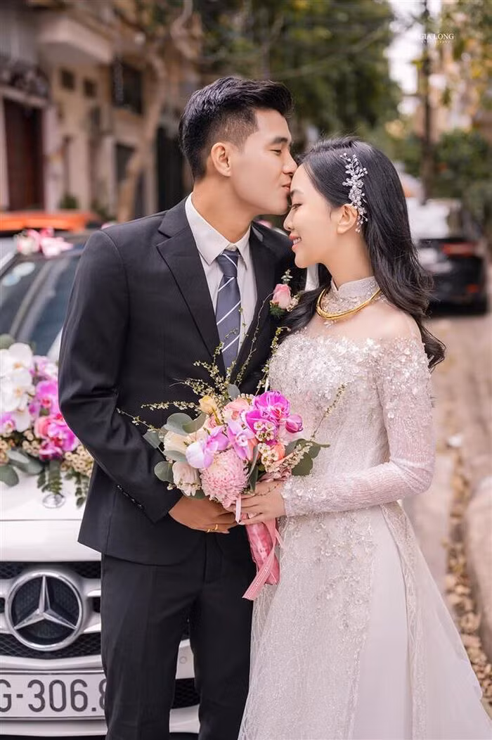 Điểm danh những bà xã xinh đẹp bên dàn cầu thủ nổi tiếng: Tài sắc vẹn toàn Diem danh nhung ba xa xinh dep ben dan cau thu noi tieng: Tai sac ven toan