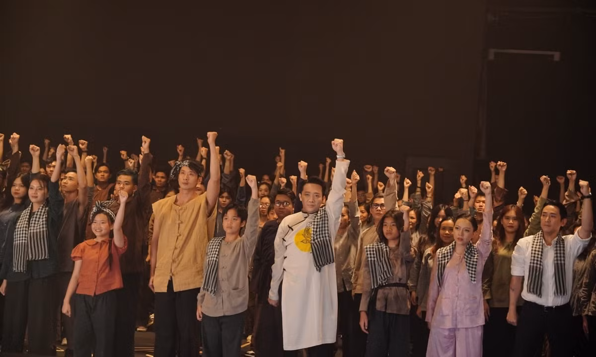 Cuc Dien anh tham dinh lai 