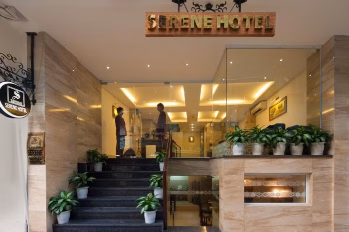 Ba khách sạn Serene Hanoi, Holiday Diamond Huế, Essence Hanoi lọt tốp 25 khách sạn có dịch vụ xuất sắc nhất thế giới năm 2014 của TripAdvisor.