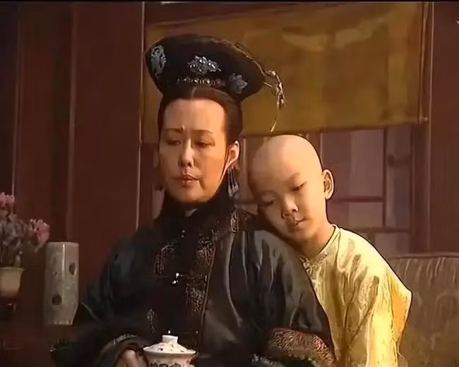 Vi sao Khang Hi ca doi khong dam an tang Thai hoang Thai hau?