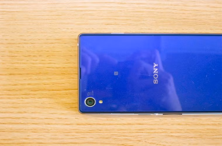 OnePlus One có màn hình 5,5 inch. Hãng One Plus, một dạng phiên bản của Oppo đang cố gắng đưa ra thị trường chiếc điện thoại thông minh đầu tiên của mình, chiếc One Plus One. Điện thoại mới có giá khoảng dưới 400 USD, sở hữu 5,5 inch, độ phân giải 1080x1920 px.