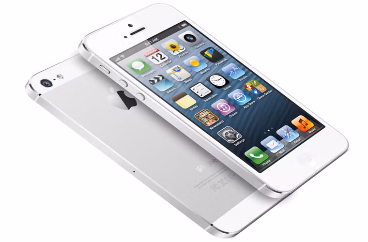 Người dùng iPhone muốn có màn hình lớn hơn. Đây là kết quả điều tra do nhà phân tích của Raymond James, Tavis McCourt đưa ra. Theo đó, 33% số người được hỏi sẵn sàng chi thêm 100USD để sở hữu một chiếc iPhone có màn hình lớn hơn. Cũng theo bản điều tra này, số người sẵn sàng chuyển từ Android sang iPhone đã giảm từ 20% năm ngoái xuống còn 8%.