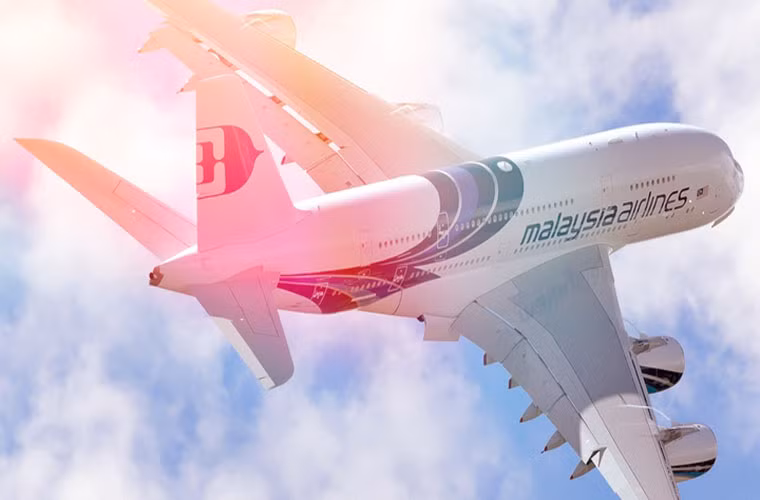 Các trang web Trung Quốc bị cấm bán vé máy bay của hãng Malaysia Airlines. 2 trong số những trang web đặt vé du lịch trực tuyến lớn nhất của Trung Quốc là Qunar và Elong đã quyết định không bán vé của hãng Malaysia Airlines khi cơn tức giận của khách hàng, vì thiếu câu trả lời thấu đáo trong vụ máy bay MH370 mất tích, ngày càng tăng cao