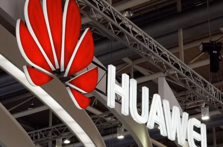  Huawei từ bỏ vật liệu nhựa, tập trung vào kính và gốm. Đây là tuyên bố được Giám đốc marketing của công ty tiết lộ trong một cuộc phỏng vấn với tờ Trusted Review. Những vật liệu này sẽ được Huawei nghiên cứu để đưa vào sử dụng trong smartphone của hãng mình.
