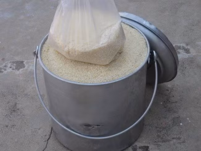 Với ý nghĩa và sự thiết thực này, thử thách với xô gạo đang được đông đảo người dân Ấn Độ, cộng đồng mạng quốc tế ủng hộ.