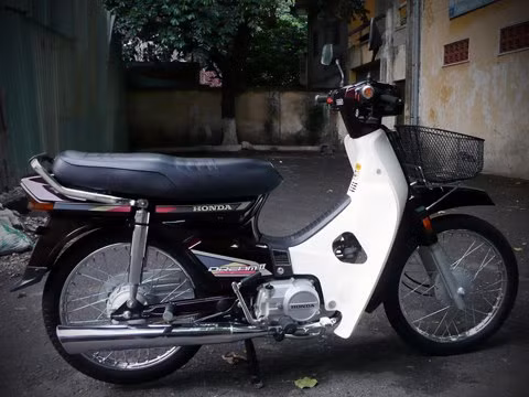 Chiếc Honda Dream II giá 3 cây vàng khiến dư luận sửng sốt.