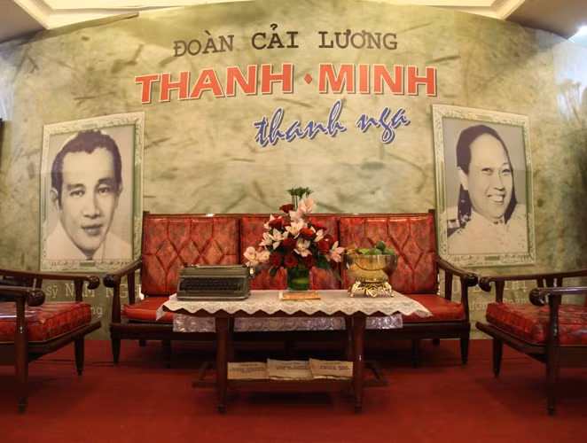 Kỷ niệm 64 năm thành lập đoàn cải lương Thanh Minh Thanh Nga, đoàn hát gắn liền với tên tuổi của cố Nghệ sĩ ưu tú Thanh Nga, người em của cố nghệ sĩ này là NSƯT Bảo Quốc cùng người cháu, NSƯT Hữu Châu đã phục dựng 2 vở tuồng lừng danh mà Thanh Nga từng thủ vai chính là "Bên cầu dệt lụa và Tiếng trống Mê Linh". Hai vở diễn ra tại nhà hát Bến Thành, TP HCM trong các đêm 1,2 và 8,9 tháng 3/2014.