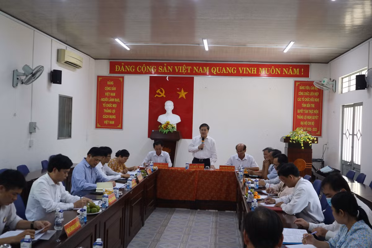 Ben Tre: Tinh uy lam viec voi Dang doan Lien Hiep Hoi