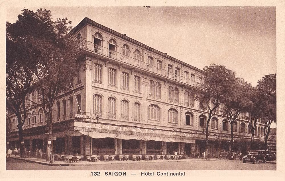 Khách sạn Continental năm 1930. Năm 1930, khách sạn được bán cho một tay trùm mafia từ đảo Corse tên Mathieu Francini. Francini quản trị khách sạn cho tới năm 1975.