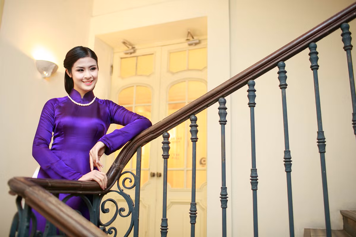 Cô ngày càng xinh đẹp rạng rõ cùng với sự thăng hoa trong sự nghiệp riêng.
