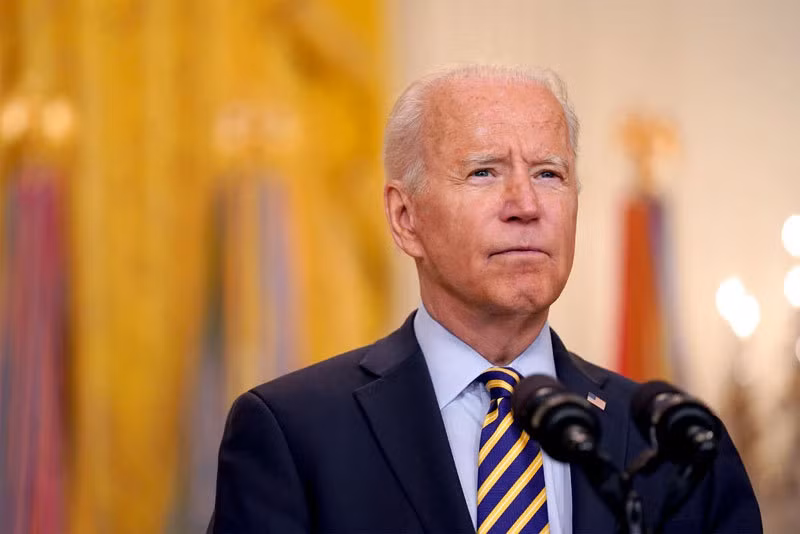 Tong thong Biden tang quan den Afghanistan, canh bao danh manh Taliban