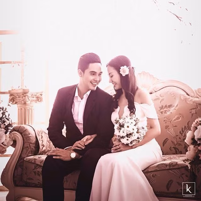 Cả hai đi đến quyết định làm đám cưới đầy bất ngờ.