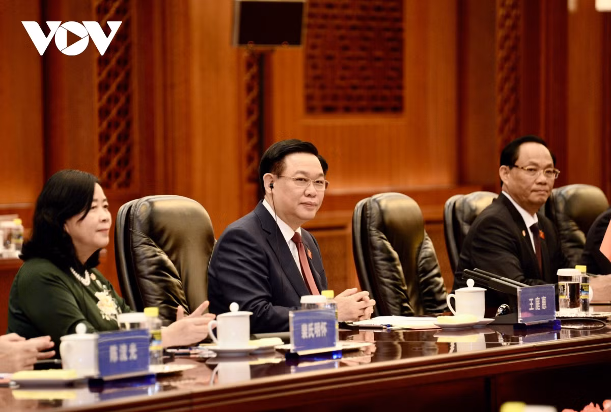 Chủ tịch Quốc hội Vương Đình Huệ hội đàm với Ủy viên trưởng Nhân đại toàn Quốc Trung Quốc - Hình 4 Chu tich Quoc hoi Vuong Dinh Hue hoi dam voi Uy vien truong Nhan dai toan Quoc Trung Quoc-Hinh-4