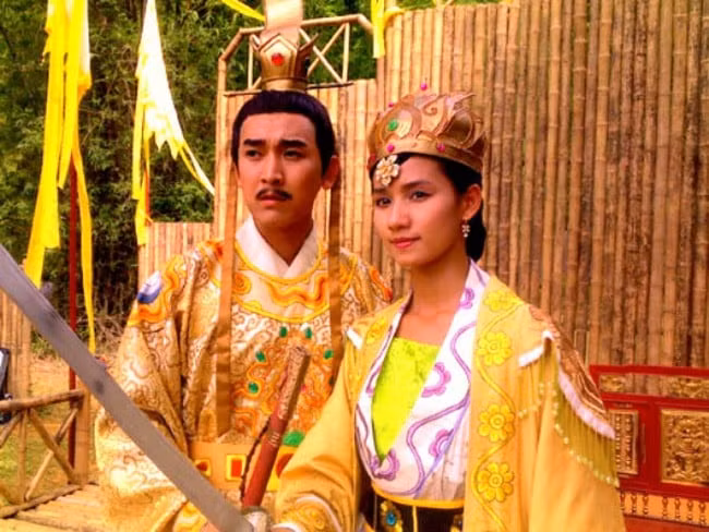 Hoang hau tung 