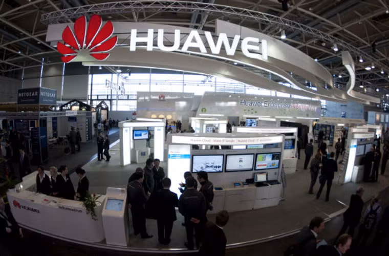 Huawei tăng thêm nhân công ở châu Âu. Huawei cho biết họ sẽ tăng thêm 5.500 nhân công tại khu vực châu Âu, do việc tiếp cận thị trường này dễ dàng hơn so với tiếp cận thị trường Mỹ.