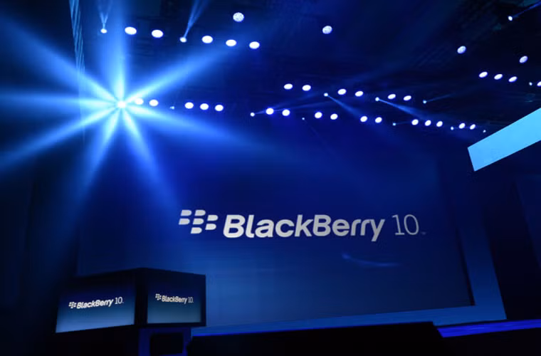 Blackberry “gặp hạn”, nhà sản xuất Đài Loan bị ảnh hưởng. Sau khi BlackBerry tuyên bố sẽ không sản xuất mẫu điện thoại Z10 với trị giá gần 1 tỉ USD, rất nhiều nhà sản xuất của Đài Loan đã phải lao đao. Chẳng hạn như công ty ODM/OEM Wistron đã bị giảm một nửa đơn đặt hàng từ Blackberry. Các công ty khác tuy bị thiệt hại ít hơn nhưng vẫn ảnh hưởng.