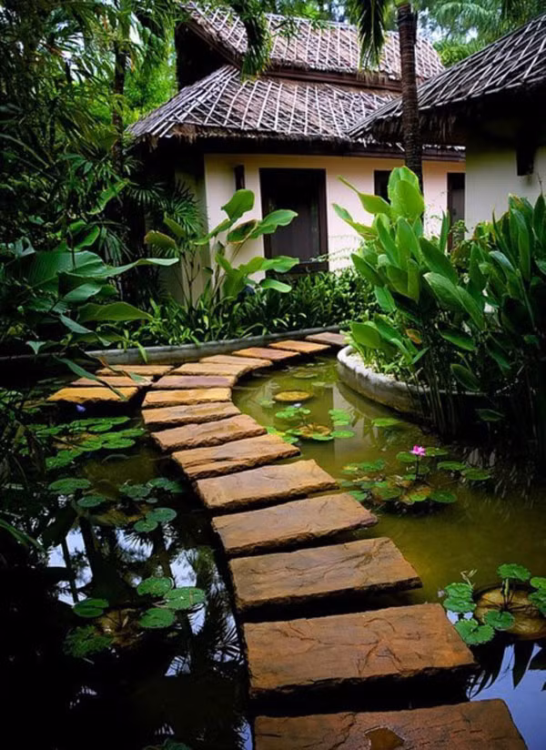 Thiết kế lối đi vào khu vườn cho kiểu biệt thự đồng quê.