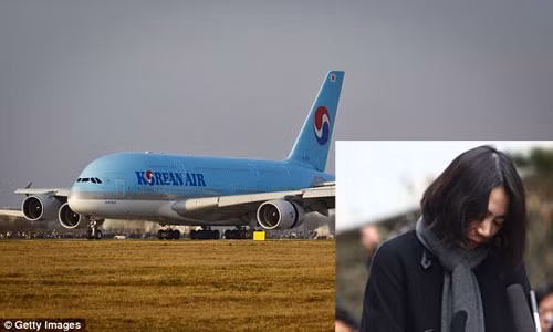 Korean Air có thể nhận mức phạt là 2 triệu USD hoặc bị đình chỉ bay 1 tháng do bê bối của nữ Phó chủ tịch Heather Cho (ảnh nhỏ).