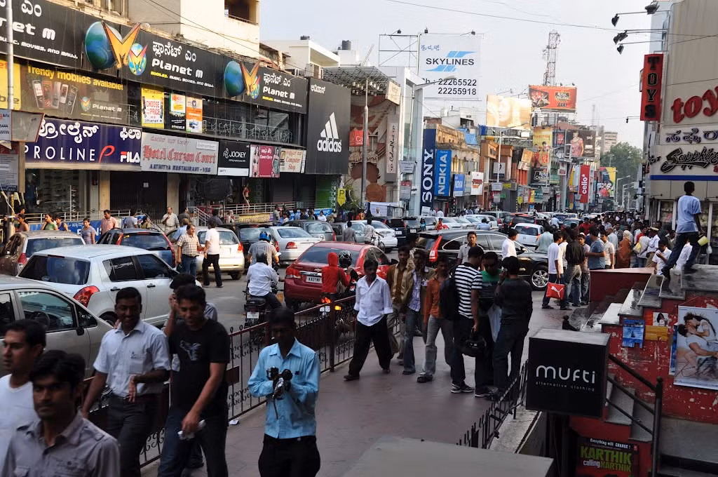 Bangalore từ lâu đã được xem là thành phố công nghệ cao hàng đầu tại Ấn Độ. Với nguồn nhân sự chất lượng cao, kỹ năng giỏi, nơi đây được xem là thiên đường cho những người muốn bắt đầu một ý tưởng kinh doanh công nghệ.
