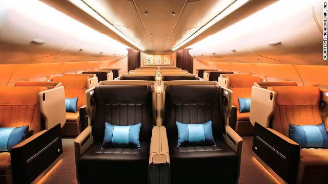 6. Singapore Airlines (Singapore) đứng ở vị trí thứ 6 với dịch vụ vé hạng thương gia rất tốt (có ghế nghiêng phẳng có thể nhẹ nhàng nghiêng 8 độ).