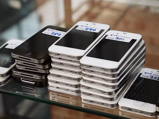 Những chiếc iPhone thất lạc tại sân bay sẽ có mặt trong cuộc đấu giá từ thiện của sân bay Sydney năm nay.
