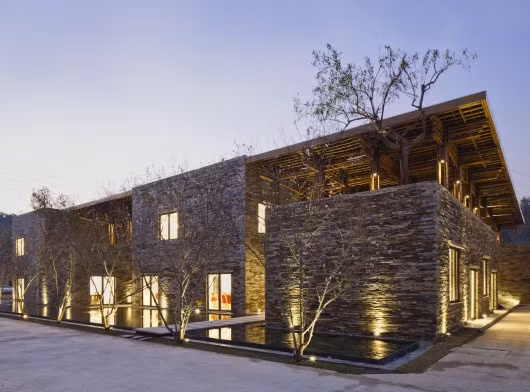 Nhà hàng Son La Complex do kiến trúc sư Võ Trọng Nghĩa thiết kế ở Sơn La.