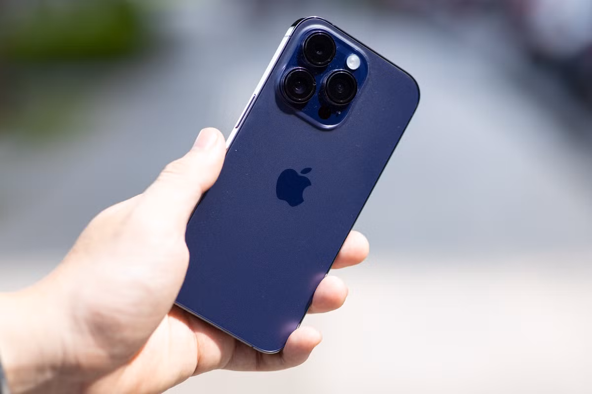 Dai ly di dong Viet Nam mac bay iPhone 14