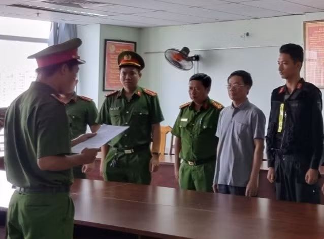 Nguyen Cuc truong Cuc Dang kiem Tran Ky Hinh bi khoi to