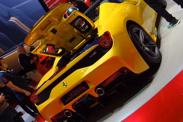 Ferrari 458 từng giành chiến thắng ở giải 24 Hour of Le Mans, 24 Hour of Daytona và 12 Hour of Sebring