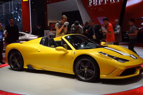 Phiên bản mui trần của 458 Italia chỉ có 499 chiếc được sản xuất và là chiếc Ferrari V8 mạnh nhất