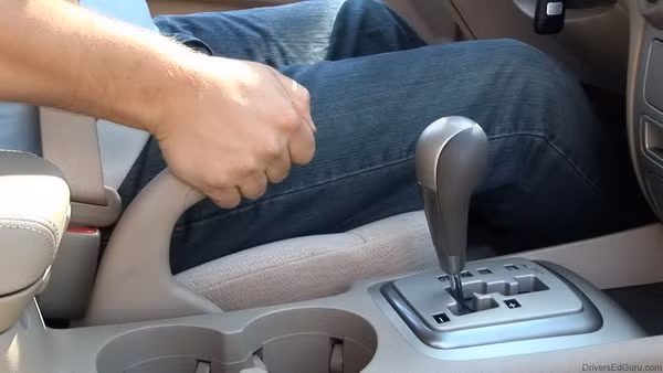 Sử dụng phanh tay