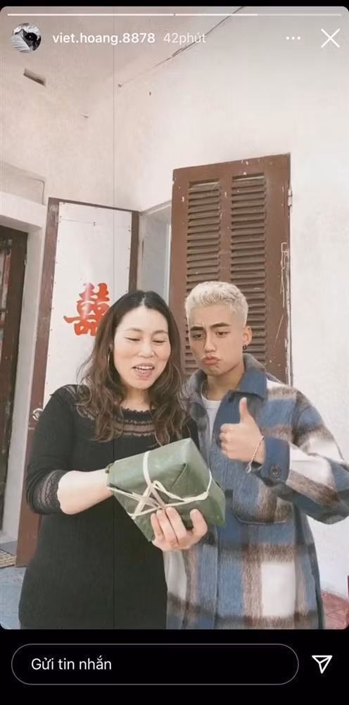 Em trai Son Tung xuat hien voi dien mao khac la