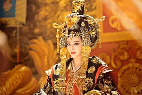 Vo Tac Thien noi tieng trong lich su rot cuoc cao bao nhieu?-Hinh-3