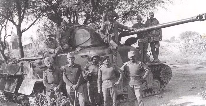 Ngày 17/12/1971, Ấn Độ tuyên bố ngừng bắn, kết thúc chiến tranh, và vùng Đông Pakistan chính thức trở thành một quốc gia độc lập với tên gọi Bangladesh.