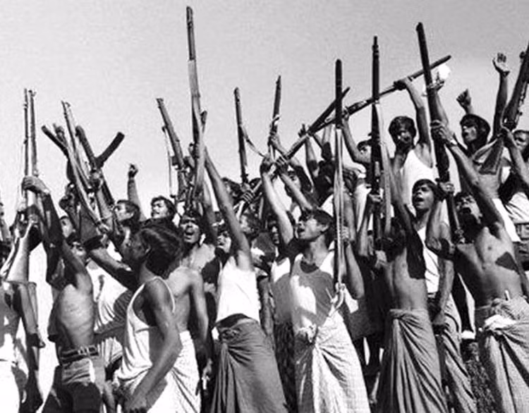 Ngày 16/12/1971, quân Ấn Độ chiếm Dacca, tạo điều kiện cho lực lượng của người Bengal giành quyền làm chủ Đông Pakistan.