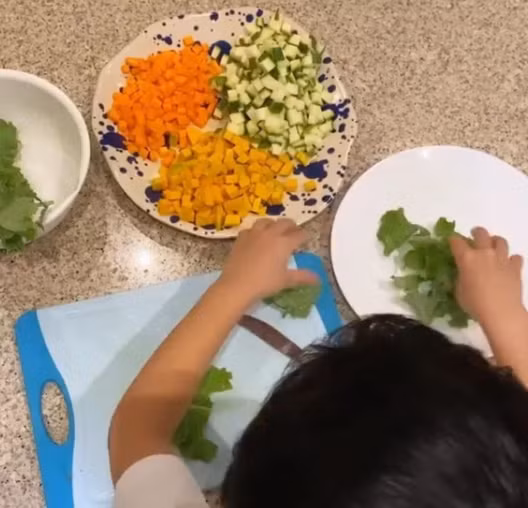 Trinh tieng Anh dang ne cua quy tu nha Tang Thanh Ha du moi 7 tuoi
