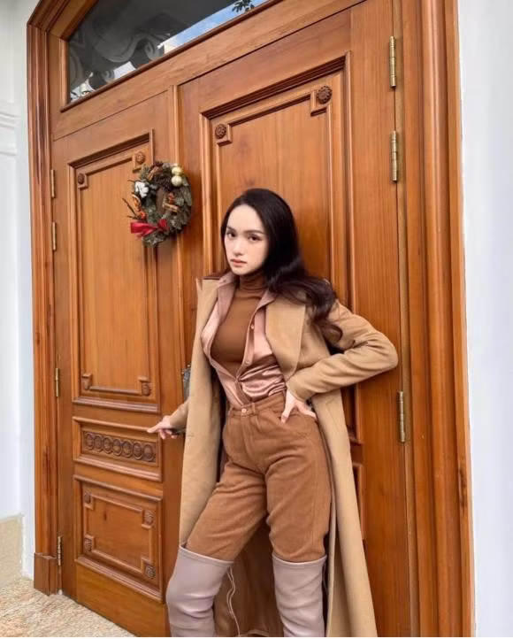 Huong Giang len do kin bung van khoe duoc body sieu ben, chan dai cuc nuot-Hinh-4