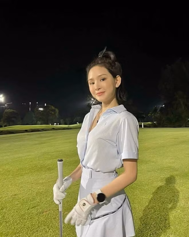 Gu thời trang đánh golf của Hiền Hồ sang chảnh, độc đáo cỡ nào? Gu thoi trang danh golf cua Hien Ho sang chanh, doc dao co nao?