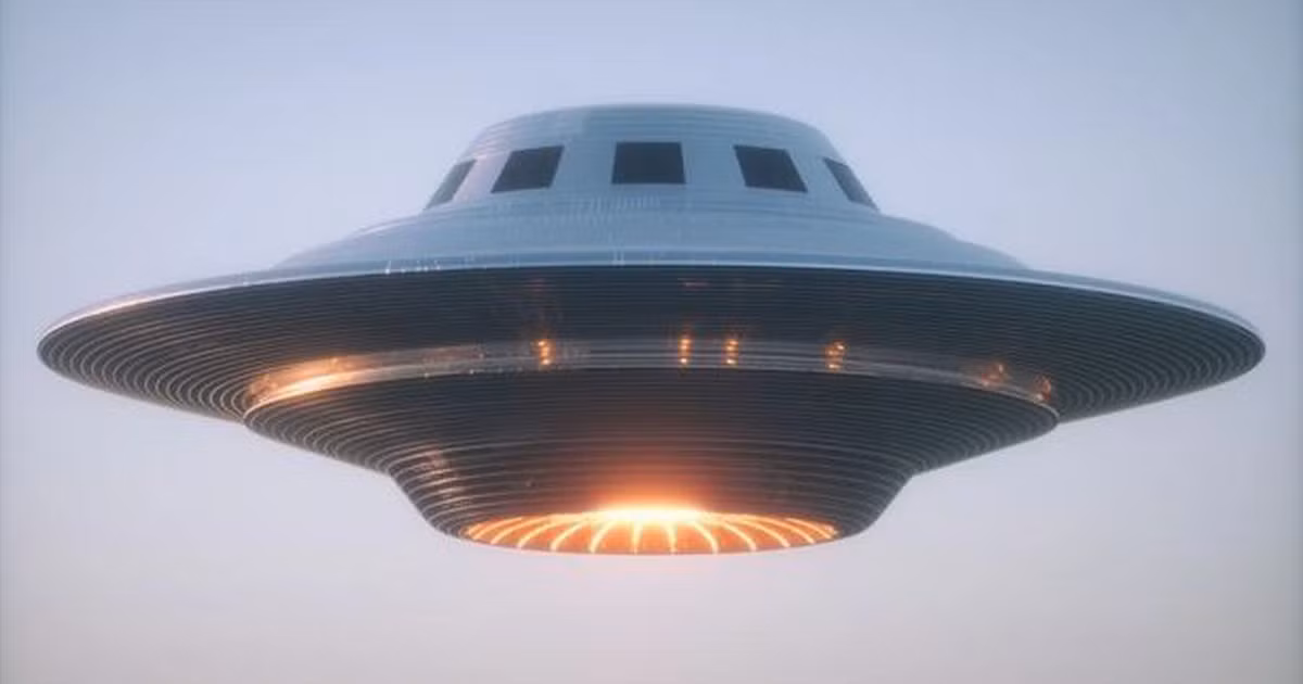 Không chỉ khẳng định sự tồn tại của UFO, ông Doty còn mô tả chính xác những gì họ tìm thấy bên trong.