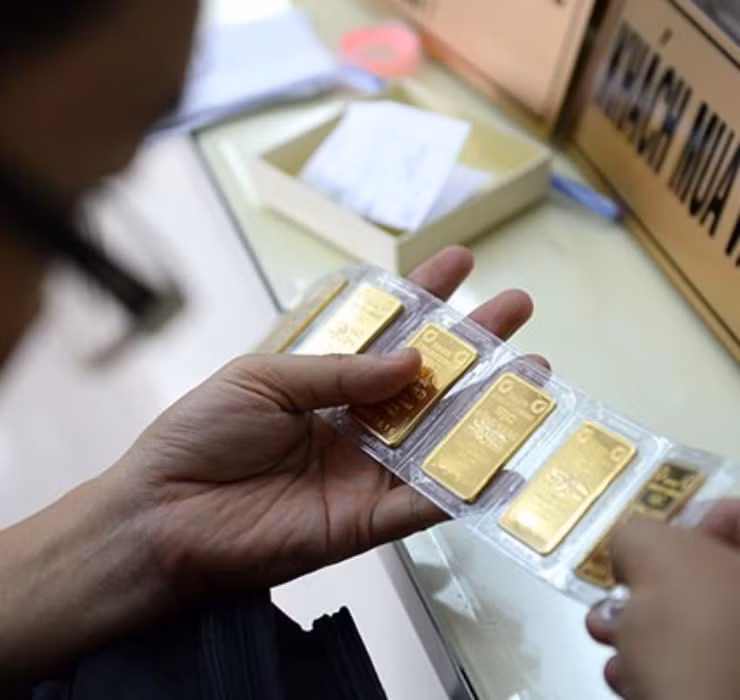 Ngoài ra, sau khi giao dịch máy có thể in hóa đơn với thông tin chi tiết về loại vàng, xuất xứ, giá cả, ngày giờ giao dịch.
