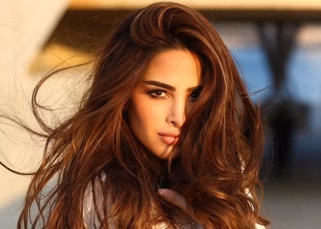  7. Fouz Al Fahad là người mẫu kiêm nghệ sĩ trang điểm đến từ Kuwait. Cô nàng 24 tuổi được nhiều người biết đến nhờ những video hướng dẫn trang điểm trên YouTube. Instagram cá nhân với hơn 1,2 triệu fan là nơi 9X chia sẻ những kinh nghiệm, lời khuyên về make up, sức khỏe, thực phẩm và cả những tư thế chụp ảnh chuyên nghiệp.