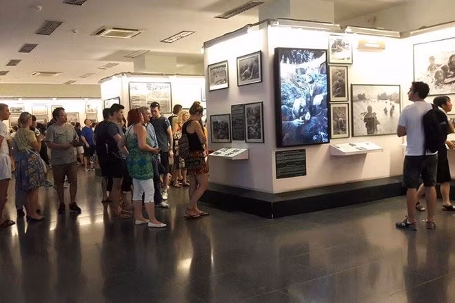  Thái Nguyên có bảo tàng dân tộc học, được xây dựng năm 1960 trên khuôn viên rộng, có nhiều cây cổ thụ, nằm ở trung tâm TP Thái Nguyên. Bảo tàng có tổng diện tích khoảng 39.000 m2 với hơn 3.000 m2 sử dụng cho khu trưng bày, kho bảo quản hiện vật và các hoạt động khác. Bảo tàng lưu giữ hơn 20.000 đơn vị tài liệu hiện vật gốc quý hiếm, thuộc di sản văn hoá của các dân tộc Việt Nam. 
