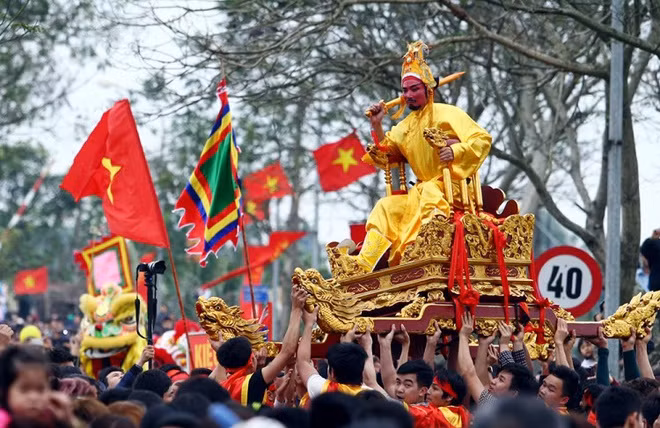  Trong lịch sử nghìn năm của chế độ phong kiến Việt Nam, một người từng hai lần được phong là phò mã. Đó chính là trường hợp của Dương Tự Minh, phò mã của triều Lý. 