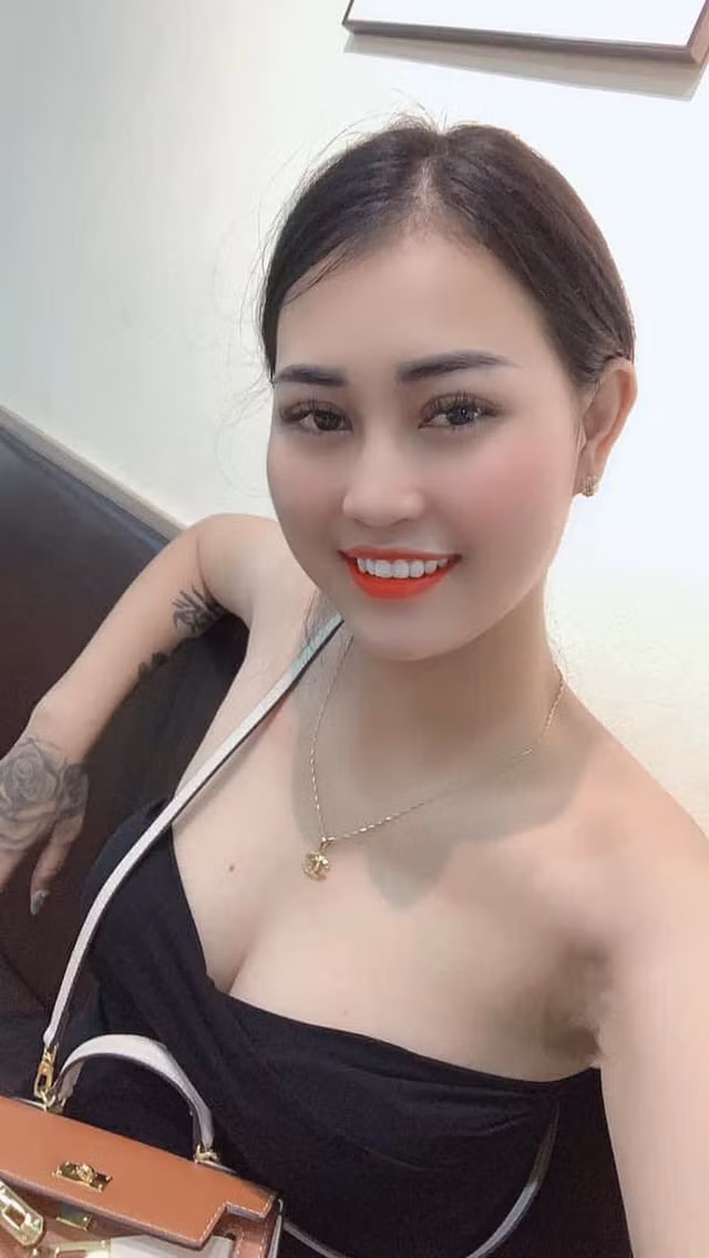 TikToker Bích Ngọc đang bị truy nã vẫn đi mua bán ma túy: Ngày 28/7/2021, Công an tỉnh Bắc Giang đã bắt giữ Lê Thị Bích Ngọc (22 tuổi, ở huyện Thanh Hà, tỉnh Hải Dương) để điều tra hành vi "Mua bán trái phép chất ma túy".