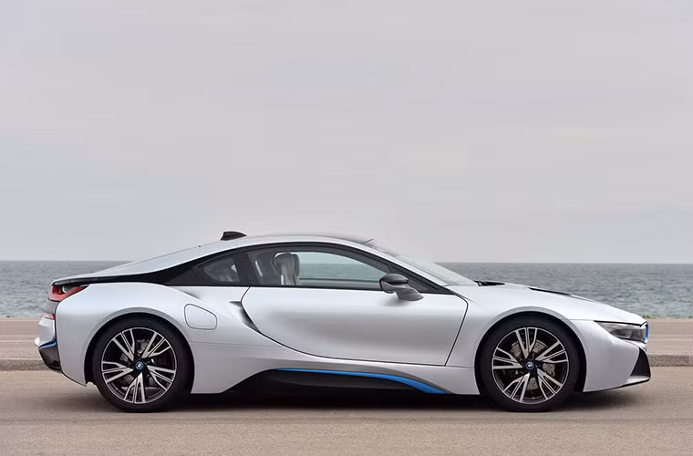 Xe của năm: BMW i8.