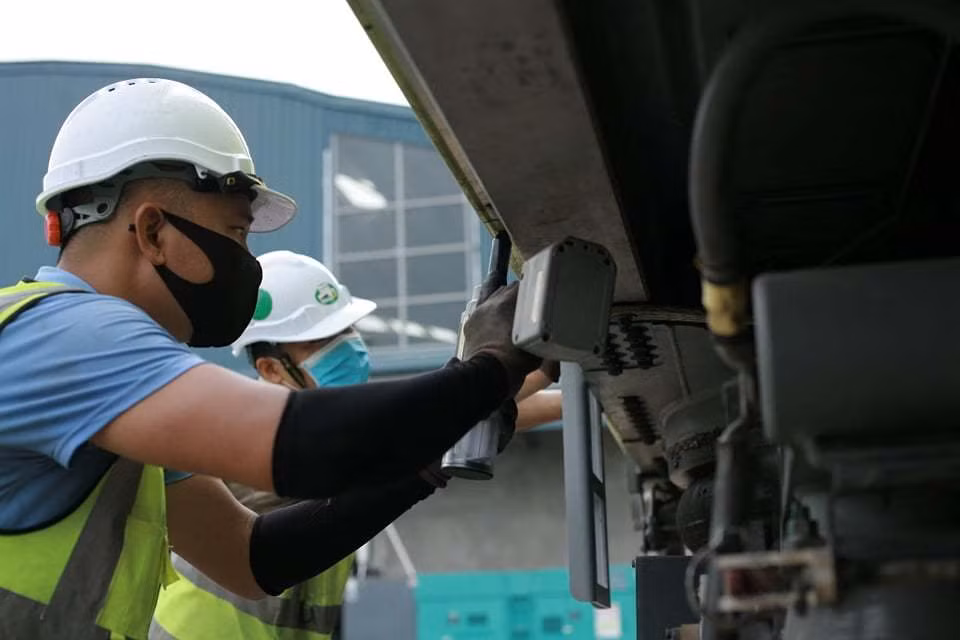 Ông Hiệu thông tin thêm, hiện MRB đang duy trì thi công cả 9 gói thầu, hàng ngày tại dự án có khoảng 600 người lao động làm việc trực tiếp trên công trường và trực tuyến tại văn phòng. Dự án đường sắt đô thị đoạn Nhổn - ga Hà Nội có tổng chiều dài 12,5km. Tuyến đi qua 8 ga trên cao và 4 ga ngầm, trong đó đoạn trên cao (Nhổn - Cầu Giấy) dài 8,5km và đoạn đi ngầm (Cầu Giấy - ga Hà Nội) dài 4km.