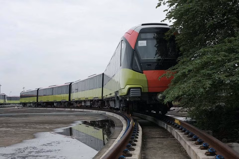 Hiện tại các đơn vị liên quan đã và đang tiếp tục nỗ lực cao nhất để thi công các gói thầu trong điều kiện vừa làm vừa chống dịch. Tuy nhiên, khả năng dự án sẽ không đạt được mốc tiến độ khai thác, vận hành vào cuối năm 2021.