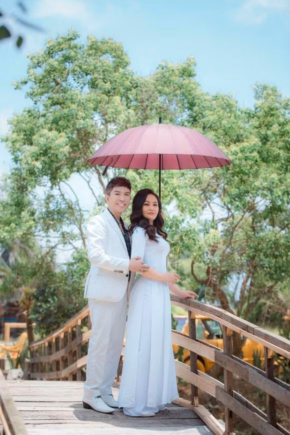 Ba xa Long Nhat len song, nhan sac me 4 con chiem spotlight-Hinh-10