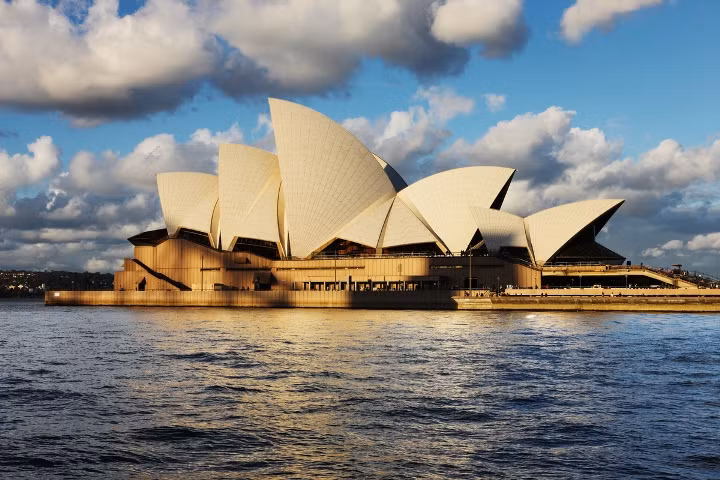 Australia với 67.698 ca phẫu thuật.