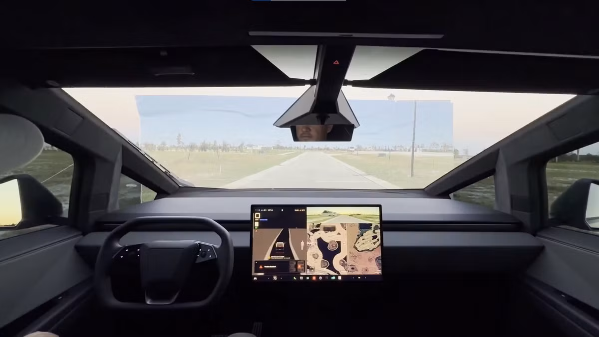 Chiếc xe bán tải của Tesla đã phát hiện ra bức tường giả và giảm tốc độ cho đến khi dừng hẳn. Điều này cho thấy hệ thống FSD của xe đã có sự cải thiện rõ rệt khi nâng cấp lên các phiên bản mới hơn.